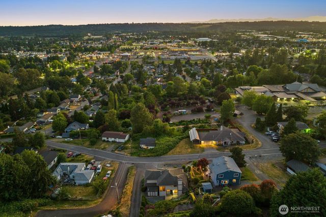 424 Alvord Avenue N, Kent, WA 98030