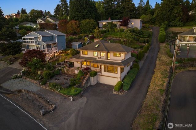 424 Alvord Avenue N, Kent, WA 98030