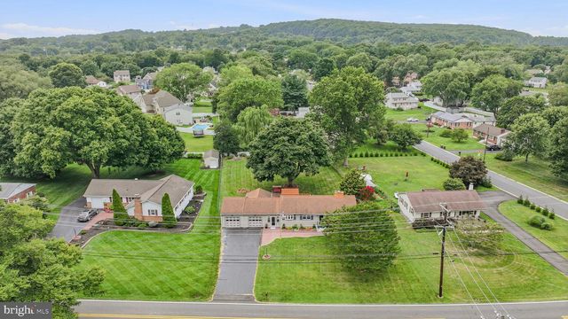 1806 OLD COOCHS BRIDGE RD, Newark, DE 19702
