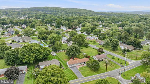 1806 OLD COOCHS BRIDGE RD, Newark, DE 19702
