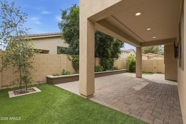 2068 W OLIVE Way, Chandler, AZ 85248