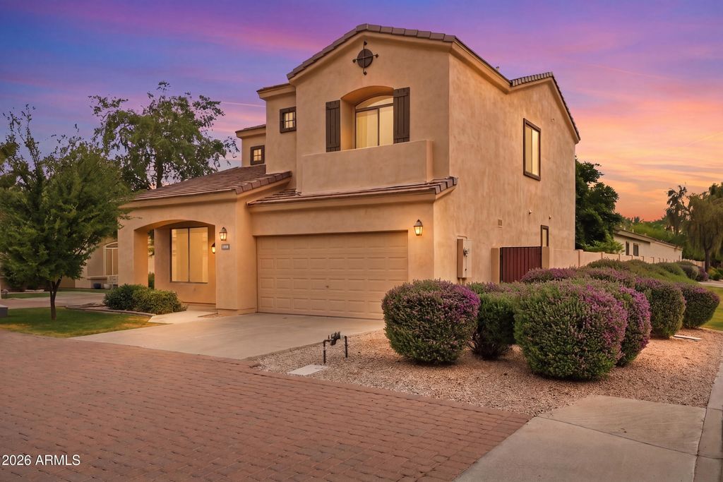 2068 W OLIVE Way, Chandler, AZ 85248