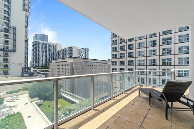 300 S Biscayne Blvd T-1411, Miami, FL 33131