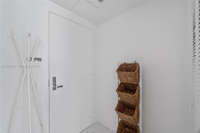 300 S Biscayne Blvd T-1411, Miami, FL 33131