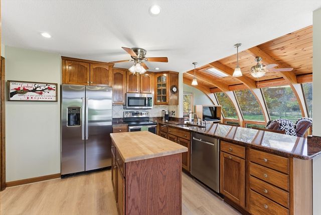 719 N West St, Agawam, MA 01030