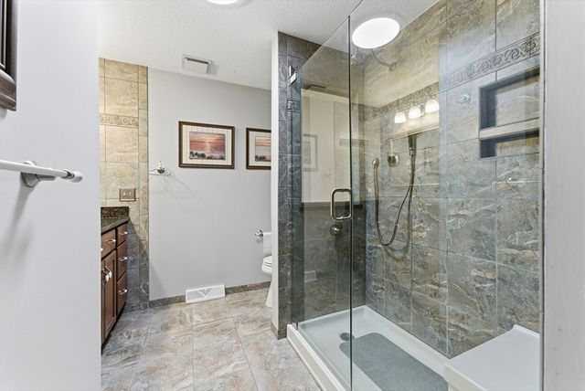 719 N West St, Agawam, MA 01030