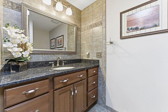 719 N West St, Agawam, MA 01030