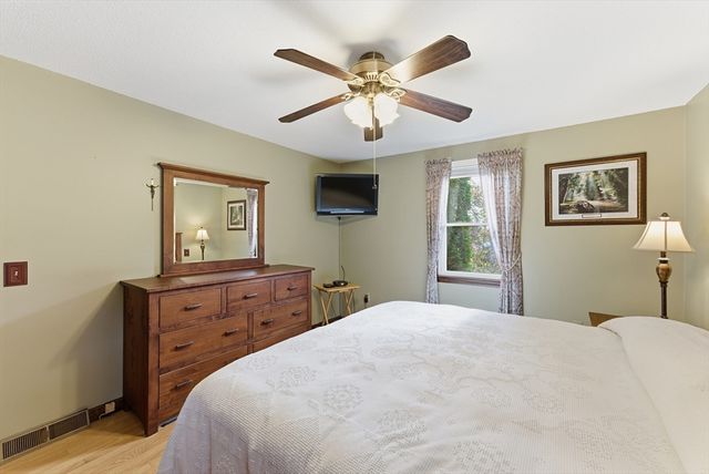 719 N West St, Agawam, MA 01030