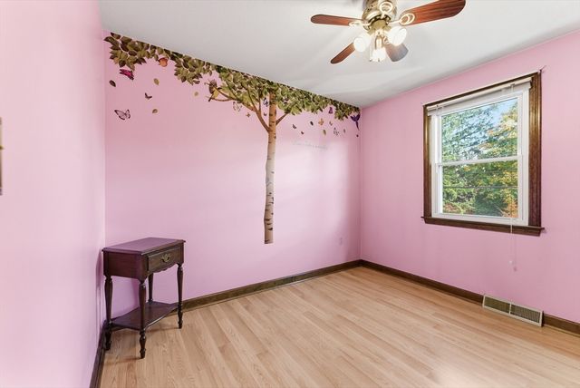 719 N West St, Agawam, MA 01030