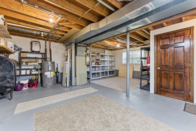 719 N West St, Agawam, MA 01030