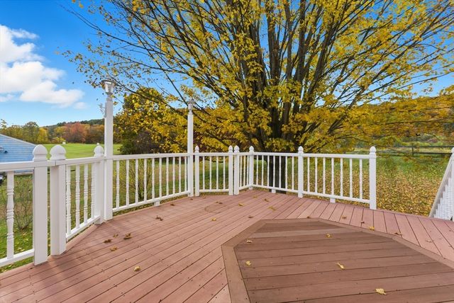 719 N West St, Agawam, MA 01030