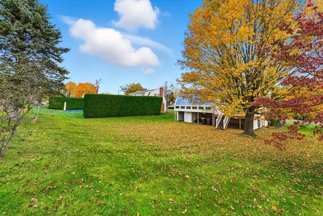 719 N West St, Agawam, MA 01030