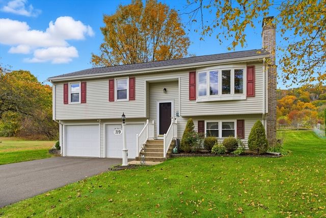 719 N West St, Agawam, MA 01030
