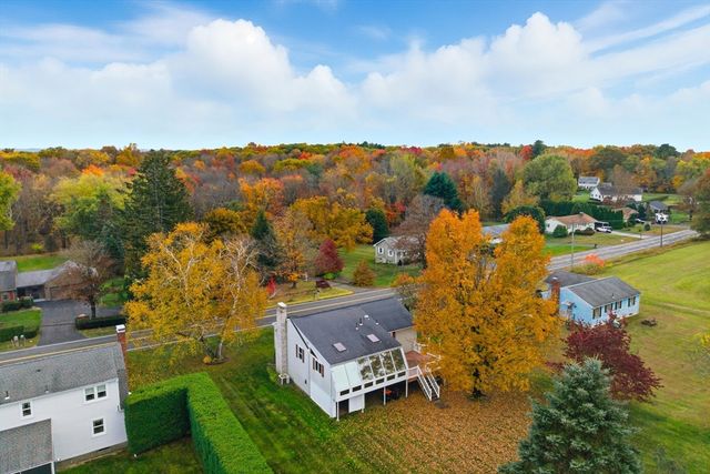 719 N West St, Agawam, MA 01030