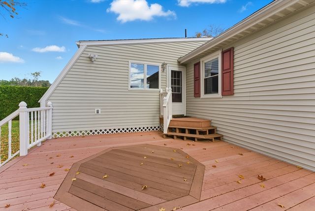 719 N West St, Agawam, MA 01030