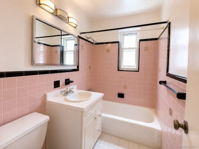 15-98 212 Street 276, Bayside, NY 11360