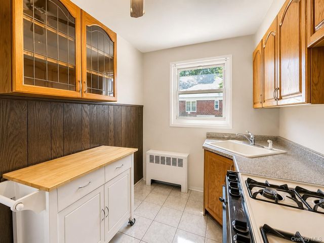 15-98 212 Street 276, Bayside, NY 11360