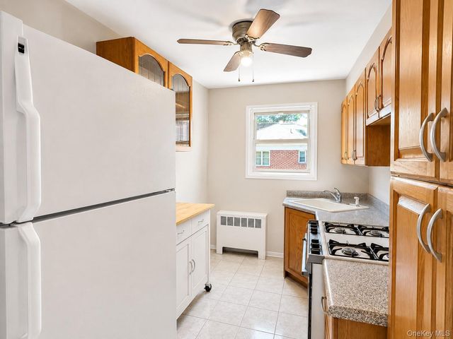15-98 212 Street 276, Bayside, NY 11360