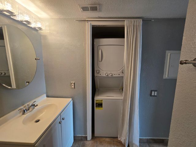 1860 White Oak Drive 314, Houston, TX 77009