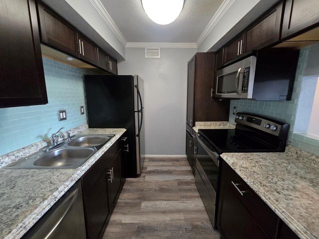 1860 White Oak Drive 314, Houston, TX 77009