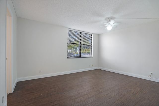 109 Lake Emerald Drive 110, Oakland Park, FL 33309