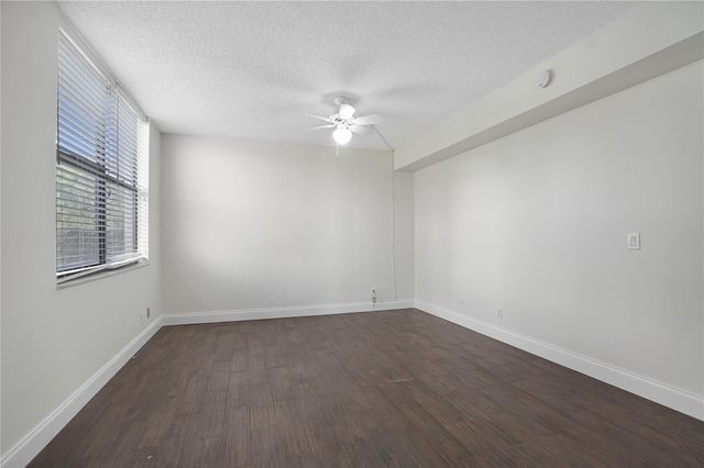 109 Lake Emerald Drive 110, Oakland Park, FL 33309