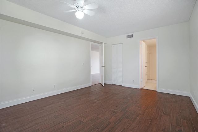 109 Lake Emerald Drive 110, Oakland Park, FL 33309