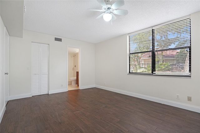 109 Lake Emerald Drive 110, Oakland Park, FL 33309