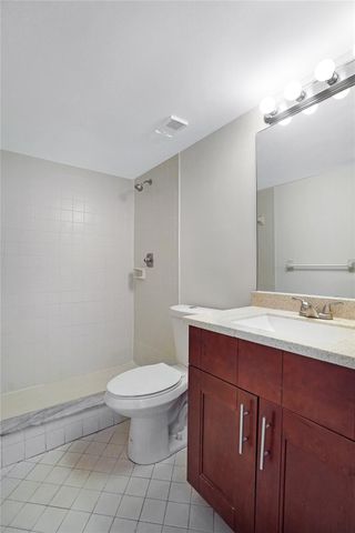 109 Lake Emerald Drive 110, Oakland Park, FL 33309