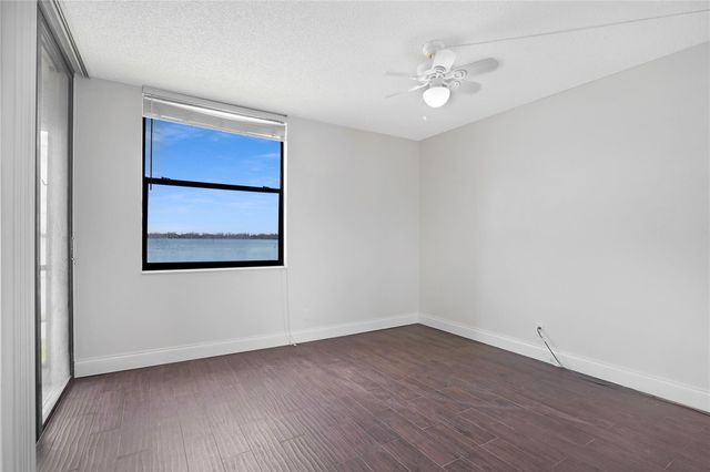 109 Lake Emerald Drive 110, Oakland Park, FL 33309