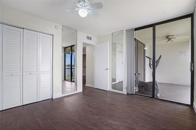 109 Lake Emerald Drive 110, Oakland Park, FL 33309