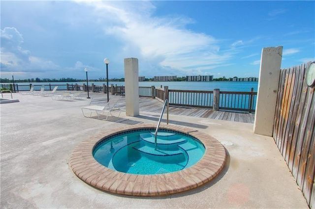 109 Lake Emerald Drive 110, Oakland Park, FL 33309