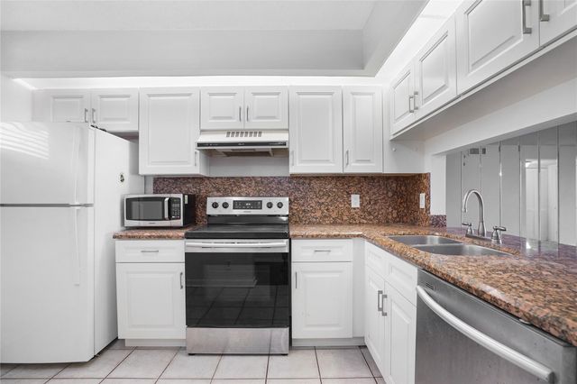 109 Lake Emerald Drive 110, Oakland Park, FL 33309