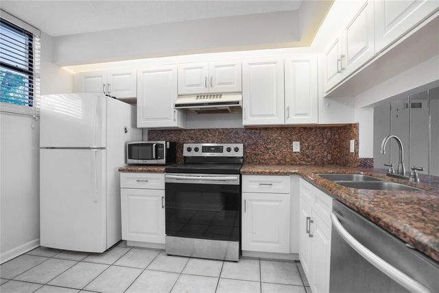 109 Lake Emerald Drive 110, Oakland Park, FL 33309