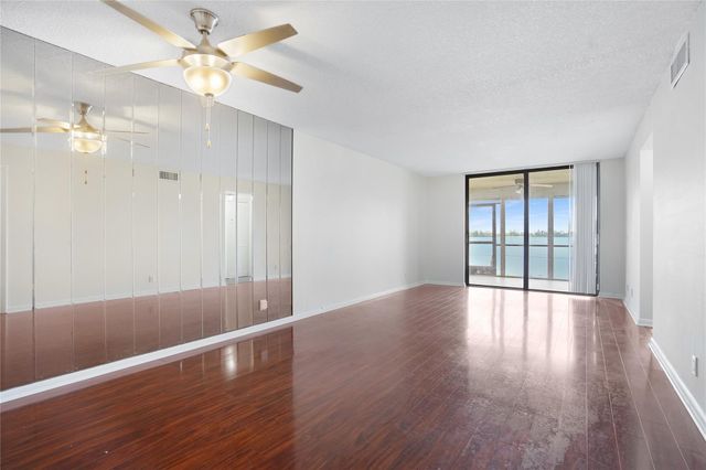 109 Lake Emerald Drive 110, Oakland Park, FL 33309