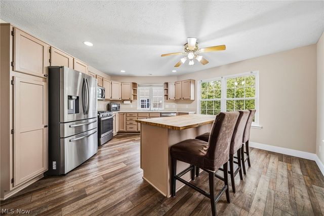 14751 Aspen Hills Lane, Burton, OH 44021