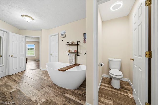 14751 Aspen Hills Lane, Burton, OH 44021