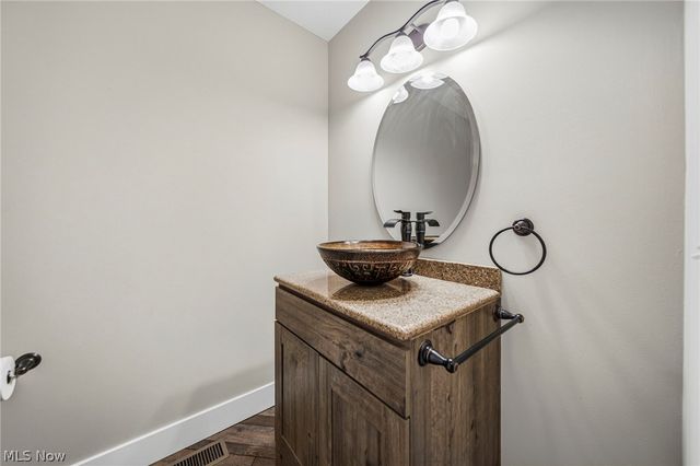 14751 Aspen Hills Lane, Burton, OH 44021
