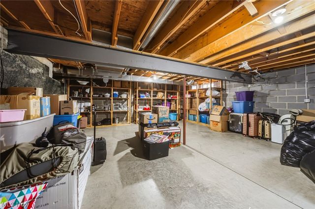 14751 Aspen Hills Lane, Burton, OH 44021