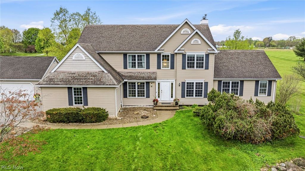 14751 Aspen Hills Lane, Burton, OH 44021