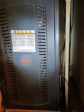 1303 E Boynton Street, Hamilton, TX 76531