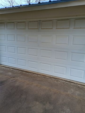 1303 E Boynton Street, Hamilton, TX 76531