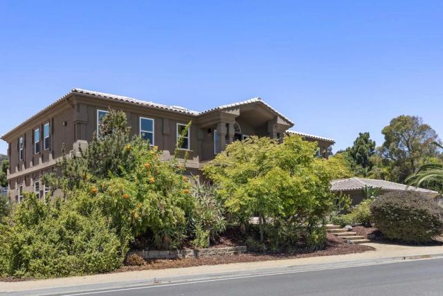 4305 Manchester Avenue, Encinitas, CA 92024