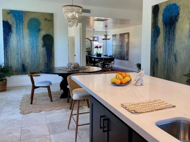 4305 Manchester Avenue, Encinitas, CA 92024