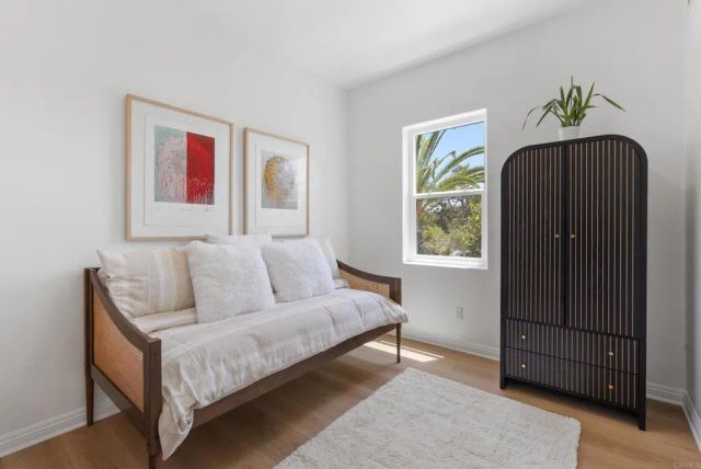 4305 Manchester Avenue, Encinitas, CA 92024