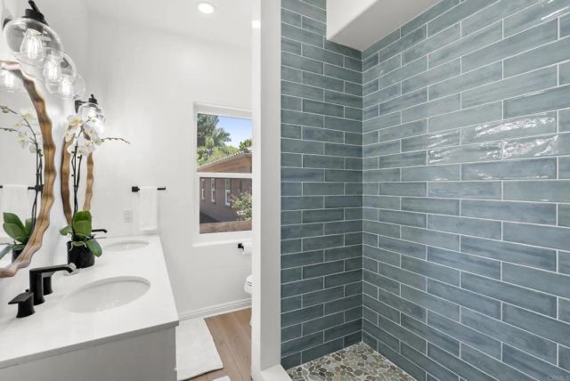 4305 Manchester Avenue, Encinitas, CA 92024