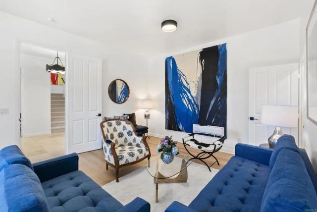 4305 Manchester Avenue, Encinitas, CA 92024