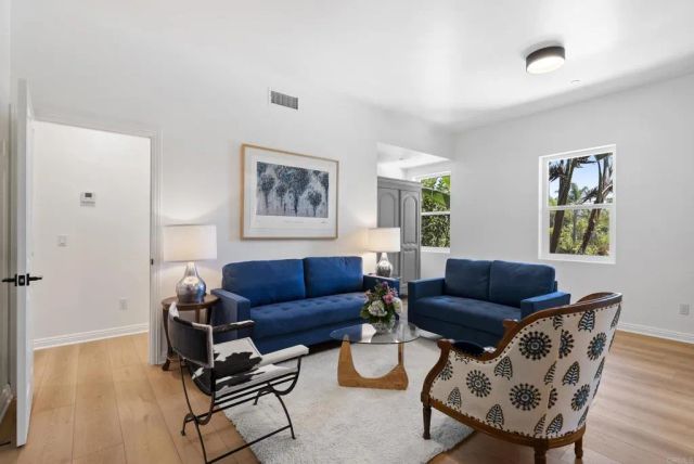 4305 Manchester Avenue, Encinitas, CA 92024