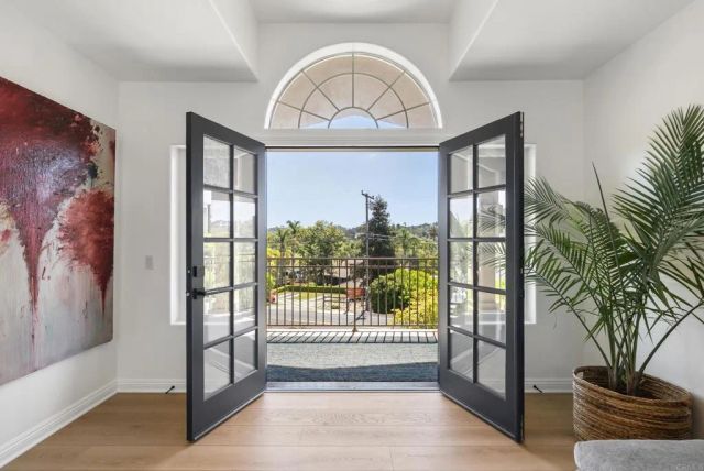 4305 Manchester Avenue, Encinitas, CA 92024