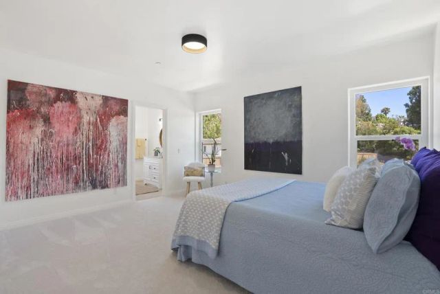 4305 Manchester Avenue, Encinitas, CA 92024